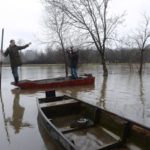 Cicka Poljana, 31.03.2013 – Zbog obilnih kisa i otapanja snijega izlila se rijeka Odra i poplavila cestu i par kuca