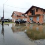 Cicka Poljana, 31.03.2013 – Zbog obilnih kisa i otapanja snijega izlila se rijeka Odra i poplavila cestu i par kuca