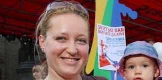 Žene brane nogometnu čast Skupštine protiv Roma