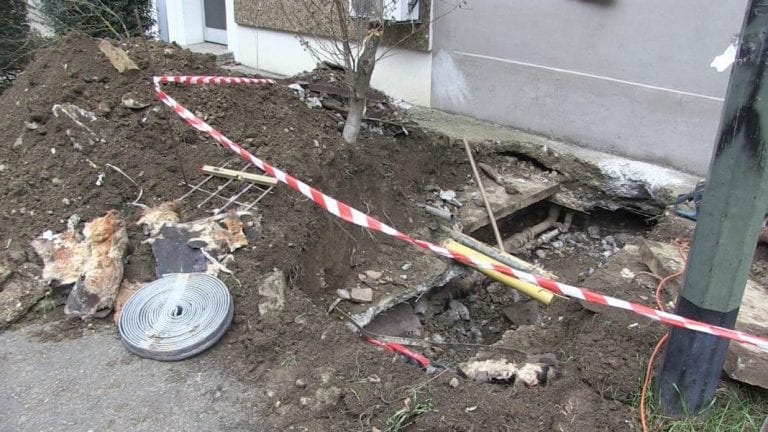 DRAMA U ULICI MIRKA DEANOVIĆA: Stanovnici već danima bez grijanja