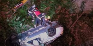 Burna noć za vatrogasce: Automobil s dvije osobe sletio s ceste na Sljemenu i visio nad provalijom