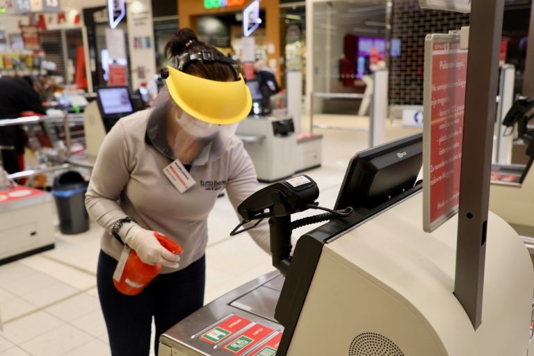 SPAR uvodi dodatnu mjeru zaštite za djelatnike na samoposlužnim blagajnama
