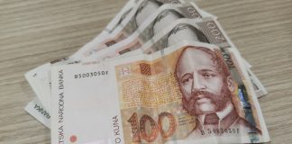 Započela isplata novčane pomoći za opremu novorođenog djeteta