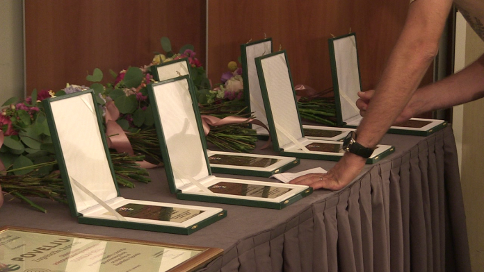 vlcsnap-2022-07-18-19h17m00s489