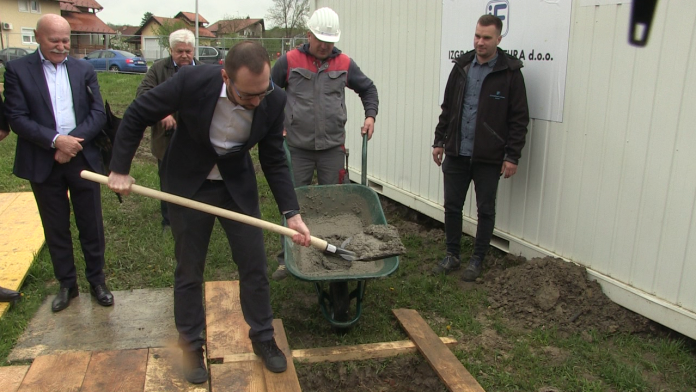 vlcsnap-2023-04-19-13h37m22s747