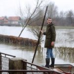 Cicka Poljana, 31.03.2013 – Zbog obilnih kisa i otapanja snijega izlila se rijeka Odra i poplavila cestu i par kuca