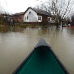 Cicka Poljana, 31.03.2013 – Zbog obilnih kisa i otapanja snijega izlila se rijeka Odra i poplavila cestu i par kuca