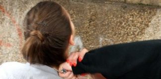 U paru napadaju starice i kradu im nakit s vrata