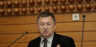 Maković: Tko naručuje spomenike u ovom gradu?