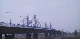 Zbog brzine udario u ogradu i sletio s mosta