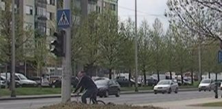 Zeleno traje prekratko, ne stignemo prijeći cestu