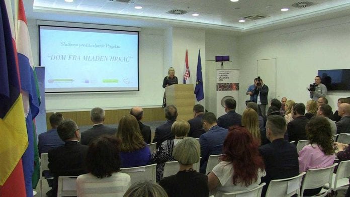 vlcsnap-2017-05-17-14h34m18s39