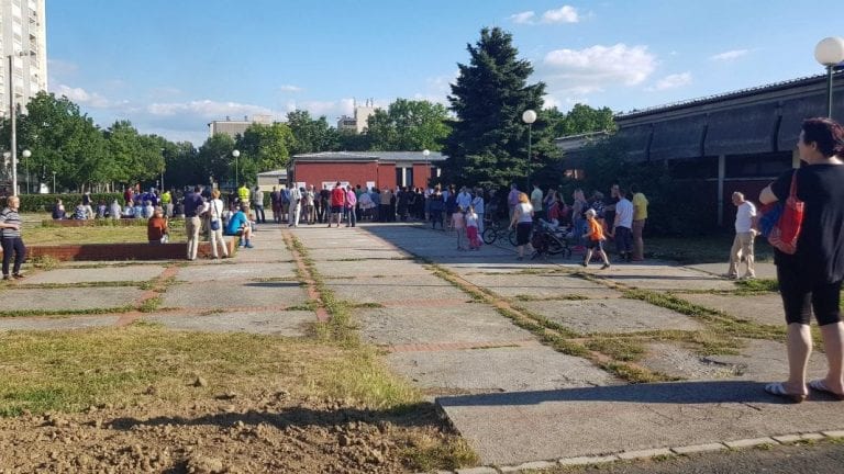 Ograda u Travnom uklonjena, stanovnici ipak organizirali potpisivanje peticije