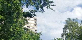 Olujno nevrijeme rušilo stabla: Oštećeno nekoliko automobila