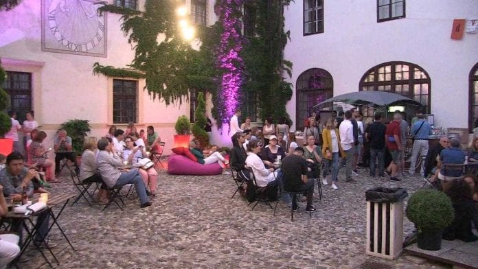 vlcsnap-2017-07-13-21h23m43s165