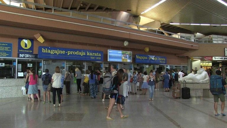 Rekli mu da ne mora napraviti rezervaciju, a onda ga nisu pustili u autobus