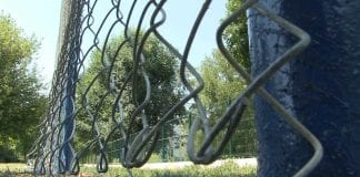 Postavljena zaštitna ograda na nogometnom igralištu u Pičmanovoj 16