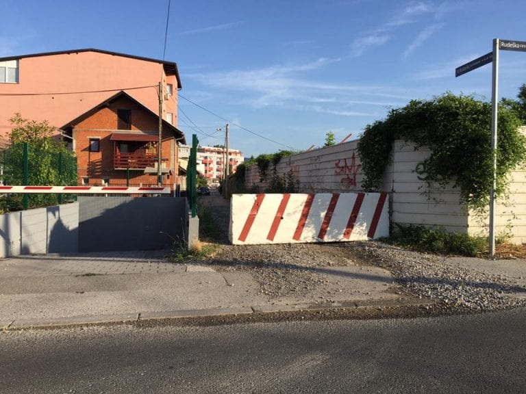 PROBLEM MANJE U GRADU: II. Rudeški ogranak zatvoren betonskom preprekom