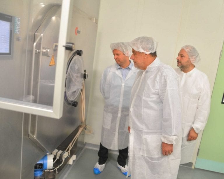 Milan Bandić se u Skoplju uvjerio zašto glavobolju rješava Caffetinom