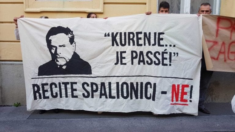 PROSVJED PRED SKUPŠTINOM: “Kurenje je passe!”