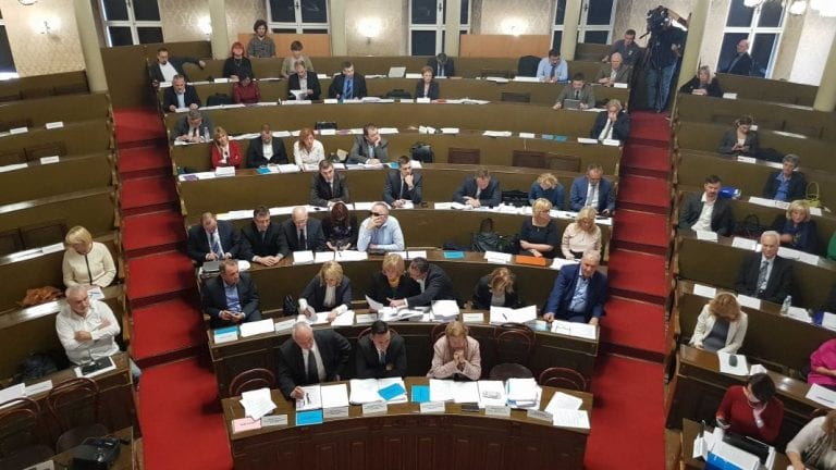 Kapoviću opomena zbog pitanja Bandiću o odnosima s najpoznatijim hrvatskim bjeguncem