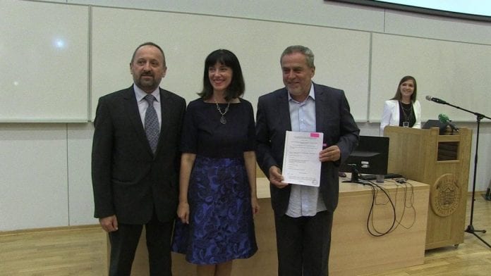 vlcsnap-2017-09-01-19h21m29s157