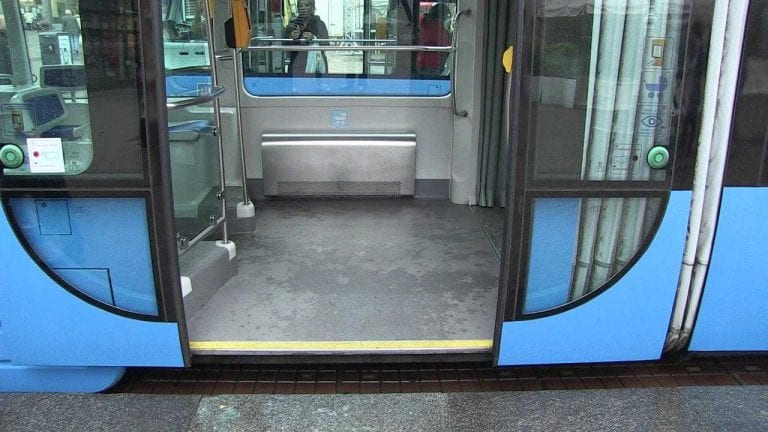ZAGREPČANI O JAVNOM PRIJEVOZU: Trebaju li se tramvaji i autobusi bolje čistiti?