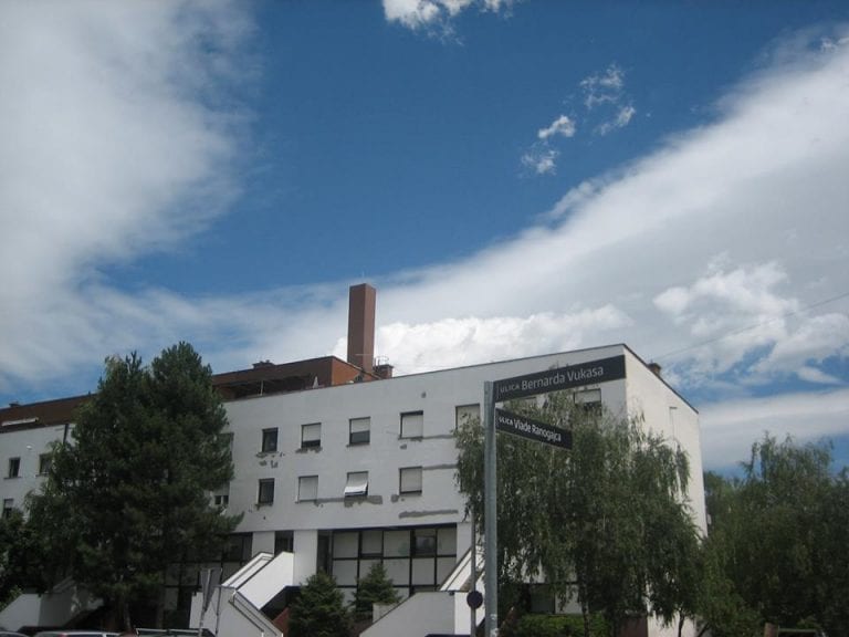 Postavili baznu stanicu na krov zgrade na Jarunu, pa je kamuflirali u dimnjak