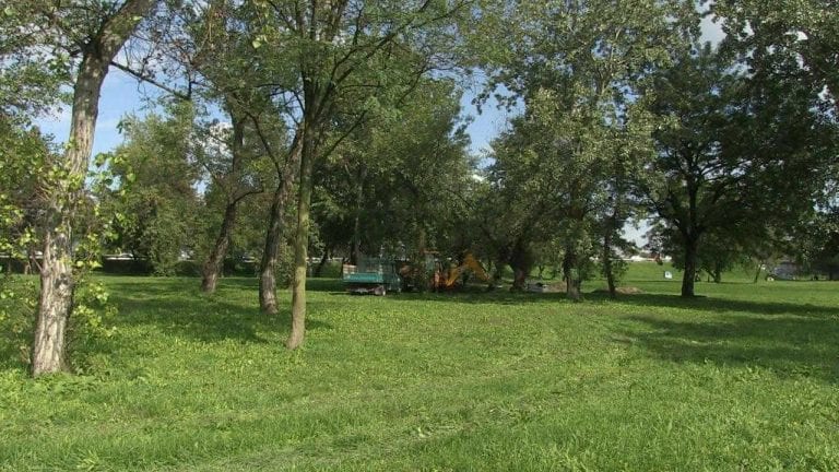 STANOVNICI SPRIJEČILI POSTAVLJANJE ROŠTILJA POD ROTOROM: Žele spomen park braniteljima, a ne okupljalište alkoholičara