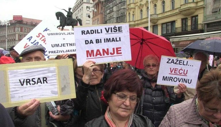 PROSVJED UMIROVLJENIKA U ZAGREBU: ‘Želimo zaustaviti siromaštvo i poniženje u starosti!’