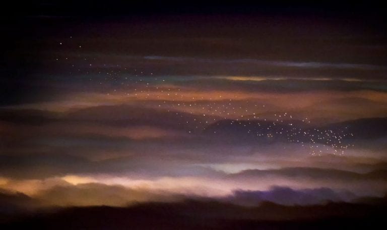 ‘Svjetlo želja’ pušta 3 000 balona u nebo sa Sveučilišne livade