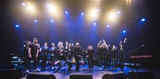 SPEKTAKL U CIBONI: I nakon više od 40 godina karijere, Željko Bebek žari i pali glazbenom scenom!