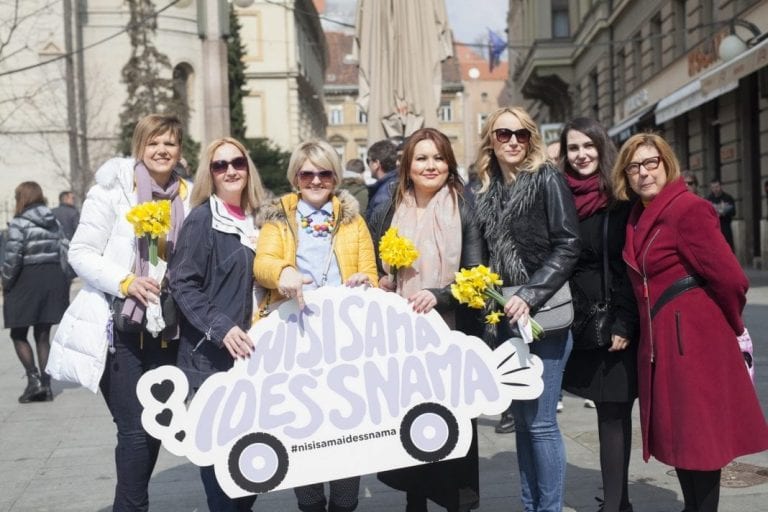 U prva tri dana prikupljeno više od 20 tisuća kuna za prijevoz žena oboljelih od raka ‘Nisi sama – ideš s nama!’