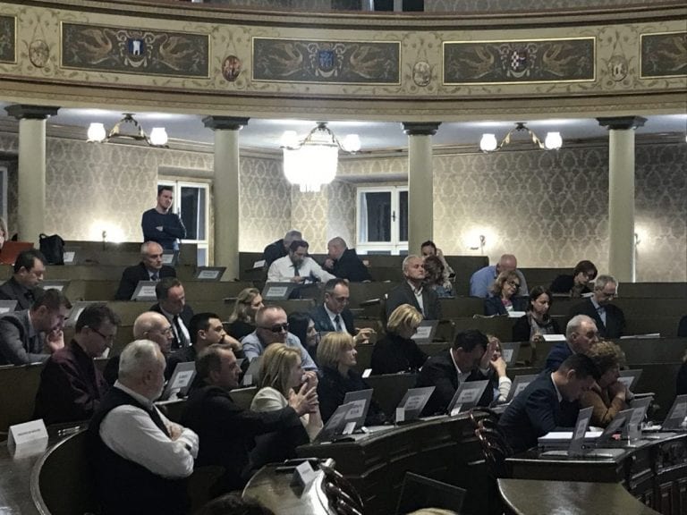 Rasprava o radu gradonačelnika- Bandić se nakon kritika pojavio!