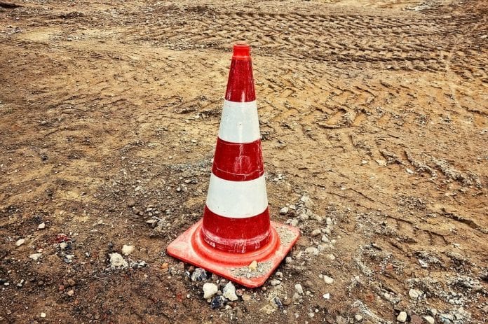 traffic-cones-3082821_960_720