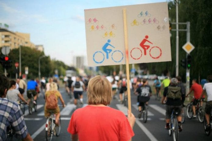 Kritična masa_Luka Tomac