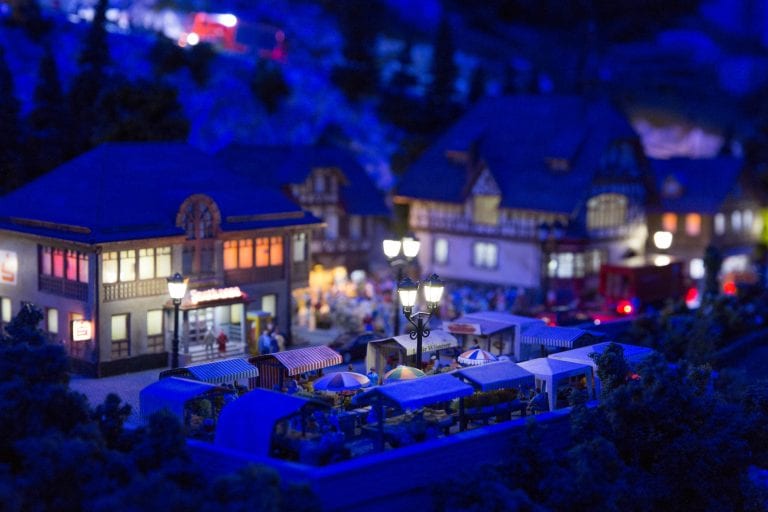 Backo Mini Express donosi Božićnu bajku na mini tračnicama s obiljem sadržaja za velike i male ljubitelje vlakova