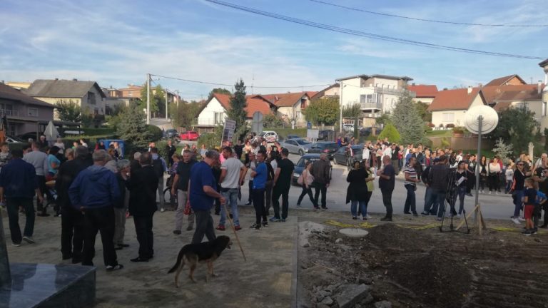 Stanovnici Brestja izviždali Bandića: Prosvjedom upozorili radove na glavnoj prometnici koji traju više od pet godina