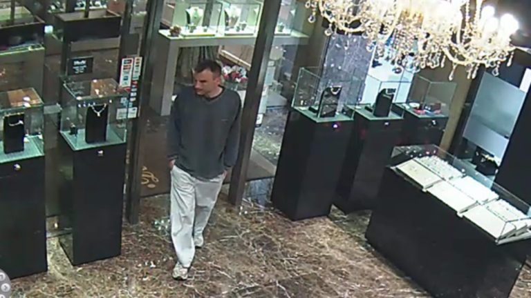 Policija traži ovog muškarca: Jeste li ga vidjeli?