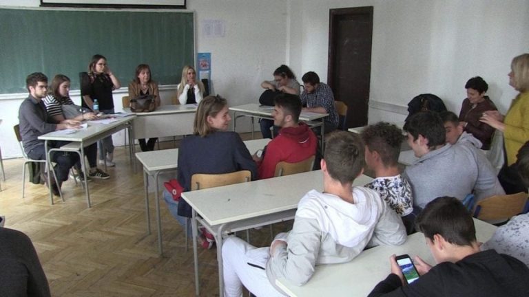 Grad se hvali smanjenim troškovima za roditelje, a zagrebačkim srednjoškolcima uzimaju sto kuna