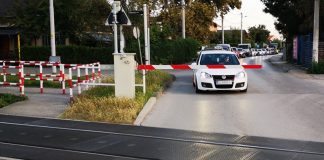 Stanari Trnave počinju prikupljati potpise zbog 45-minutnih čekanja na pružnom prijelazu