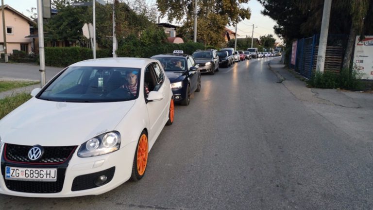 Stanovnike Trnave primio zagrebački gradonačelnik, ali ne odustaju od peticije