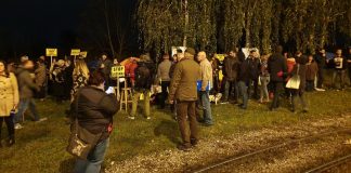 Građani prosvjeduju na okretištu tramvaja u Prečkom: Njih stotinjak došlo dati podršku obitelji Maršanić