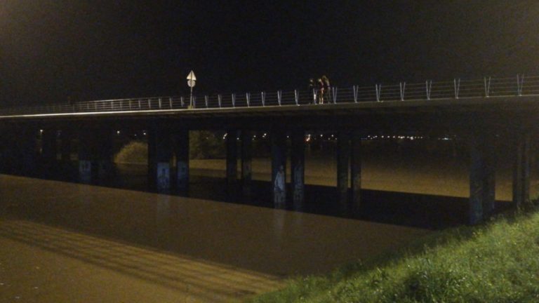 Poplavljen Zagreb: Vodostaj Save raste, izlio se Veliki potok na Črnomercu