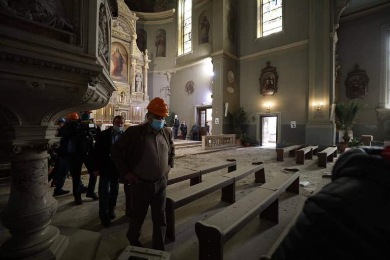Zagrebačke crkve su jako oštećene, fotografije će vas zapanjiti