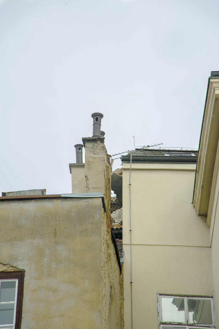 Poginuo radnik koji je radio na sanaciji krova na Trnju