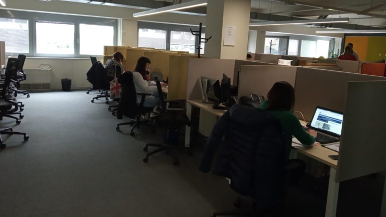 Pozivni centar 113 za ugrožene od koronavirusa prima više od 50 tisuća poziva na dan