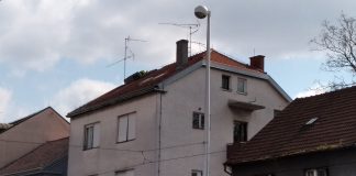 U Dubravi se urušava dimnjak, vatrogasci su na terenu