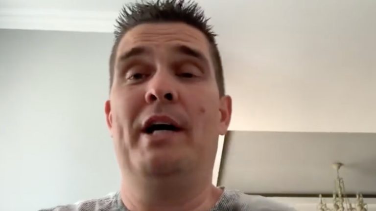 Sjećate se pjesme Karanfili? Stigla je nova verzija, Matko i Brane pjevaju Karantena