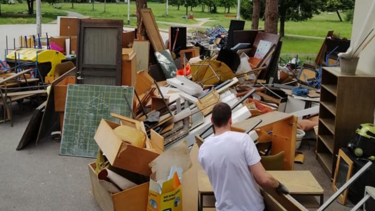 Boysi i učenici pomogli u čišćenju I. Osnovne škole Dugave